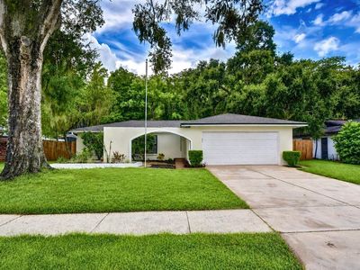 16122 OAKMANOR DRIVE