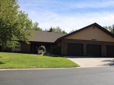 2035 Rustic Dr