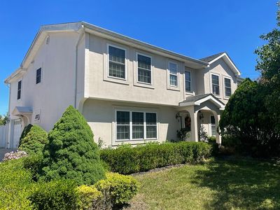 1 Regina Dr