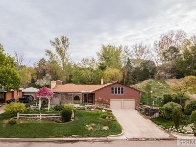 250 S 19th Ave
