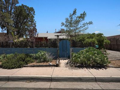 Property at 806 Delamar Ave NW, Albuquerque, NM