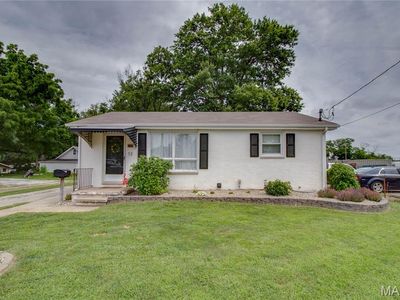 12 E Delmar Ave