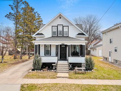 852 FREDERICK STREET