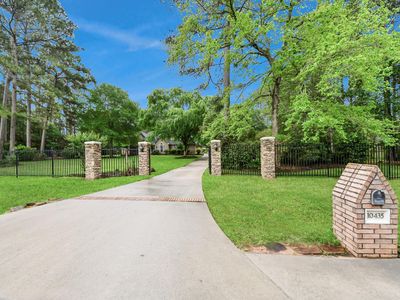 10435 Crestwater Cir