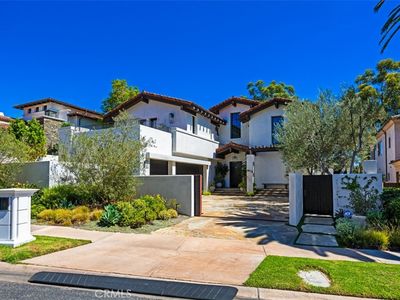 16 Pelican Point Dr