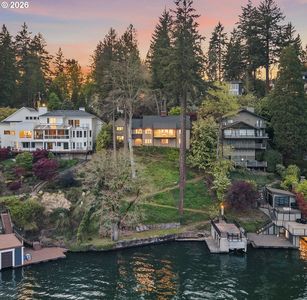 2430 Summit Ct