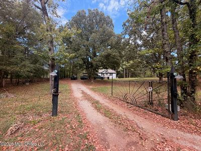 196 Lenzi Rd