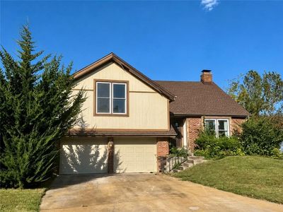 Property at 532 N Persimmon Dr, Olathe, KS