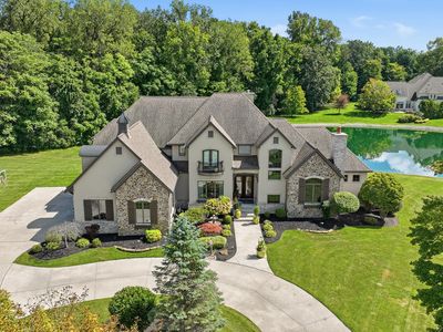 8439 Aarons Wood Ct