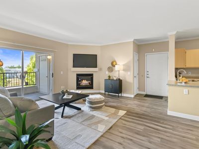 701 Gibson Dr APT 1222