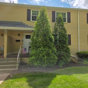 102 Raleigh Ct