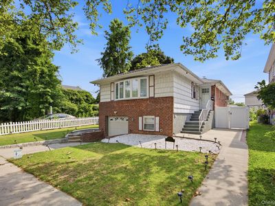 2811 Clearview Expressway