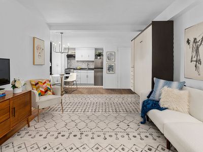 300 W 23rd St APT 7A