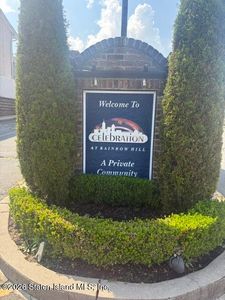Property at 40 Scenic Ln, Staten Island, NY