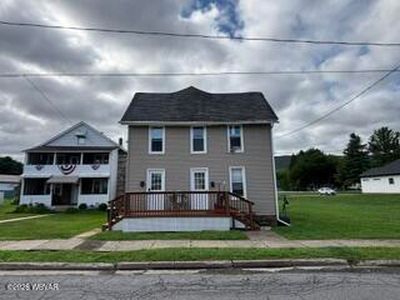 300 W Clinton St