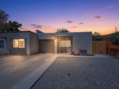 3233 Corona Dr NW
