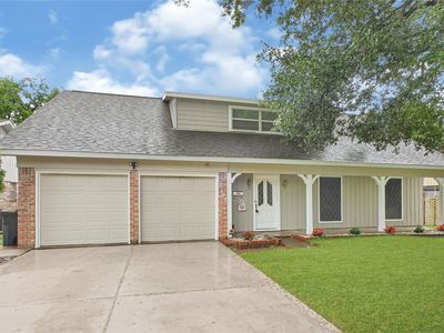 2107 N Rayburn Ct