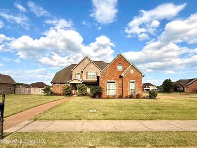 1052 Aquila Cir N