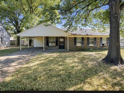 704 N McAuley Cir