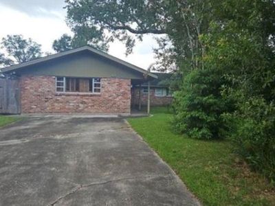10116 Suzanne Dr
