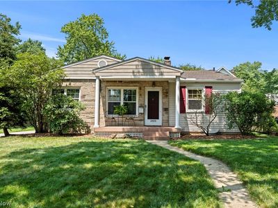 2353 Chestnut Blvd