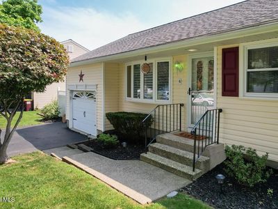 6 Long Avenue