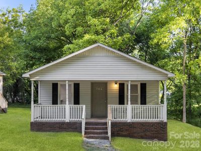 704 W Carolina Ave