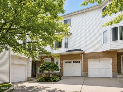 38 Jamie Ln