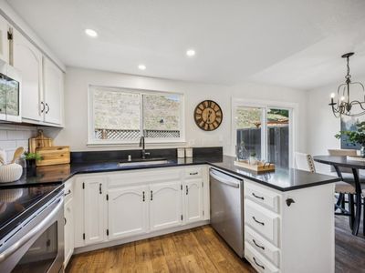 2033 Hawthorne Terrace