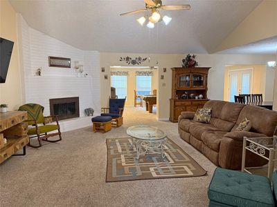 51 E Oakridge Dr