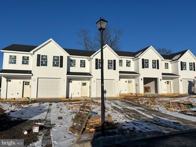 313-313 315 317 319 Pelham Ct