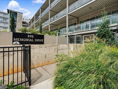 890 Memorial Dr SE Unit 306