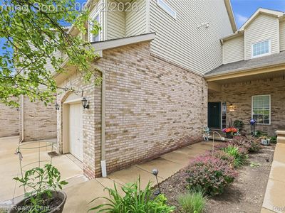 Property at 5905 High Point Ct, Brighton, MI