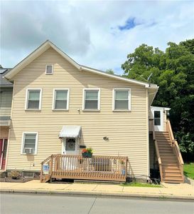 364 S 1st St