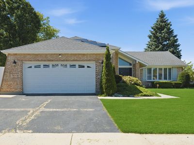 Property at 18601 Becker Ter, Country Club Hills, IL