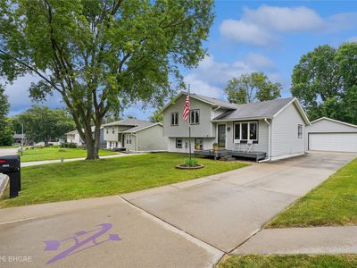 4636 Hyperion Dr