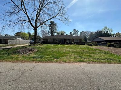 3035 Elmhurst Dr