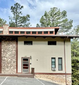 220 Lookout Dr #J-1