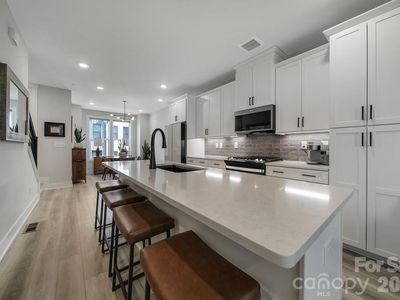 5007 Tiny Ln