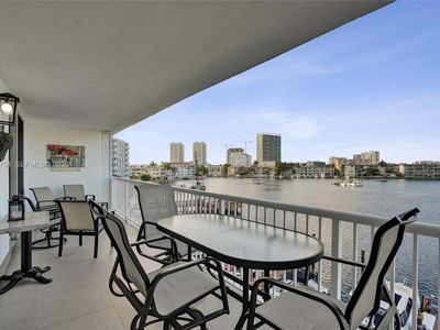 410 Golden Isles Dr APT 408