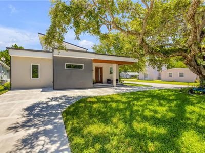 3211 Saxon Dr