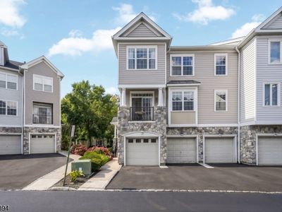 158 George Russell Way