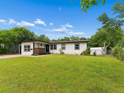 1106 E Strong Pkwy