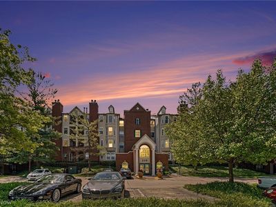 220 Fox Hollow Dr