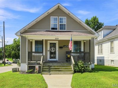 600 W 2nd St