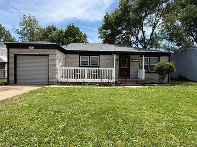 302 E Lindberg Street