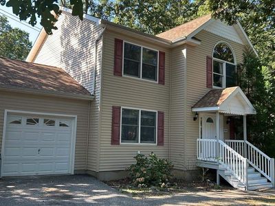 86 Moriches Middle Island Road