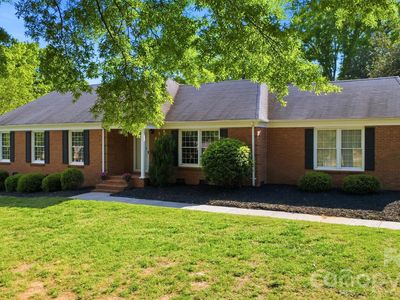 1406 Lakeview Dr