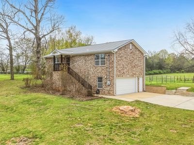 5785 Eastern Valley Rd