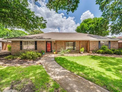 2525 Eucalyptus Dr